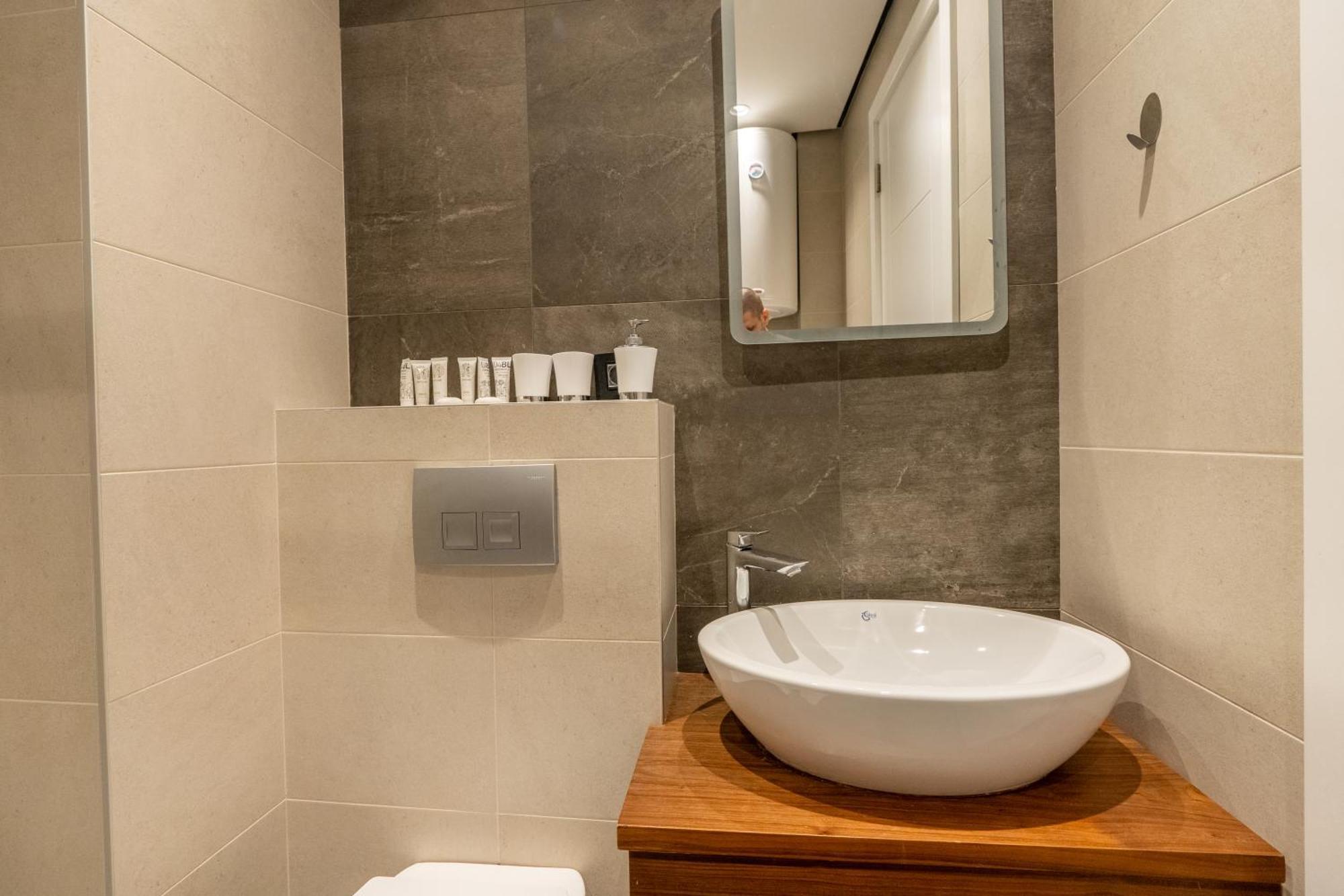 Kondina Suites Belgrade Exterior photo